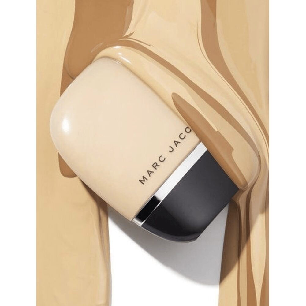 Marc Jacobs Shameless Youthful-Look Longwear Foundation SPF 25 - Image 7